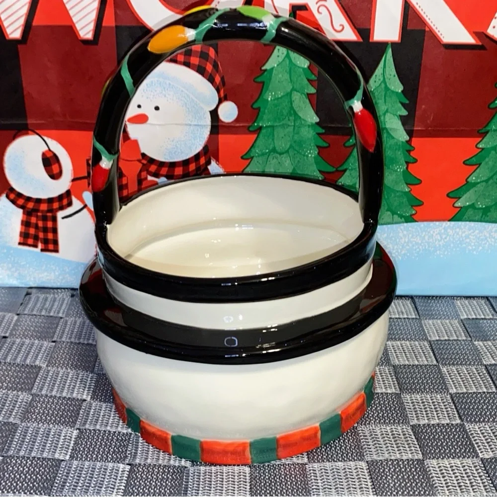 SUPER CUTE SNOWMAN CERAMIC BOWL WITH XMAS LIGHTS GOING ACROSS HANDLE
